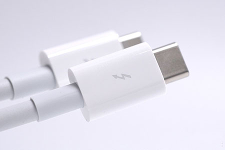 wholesale lightning cable The thread shell adopts a bright surface paint treatment process